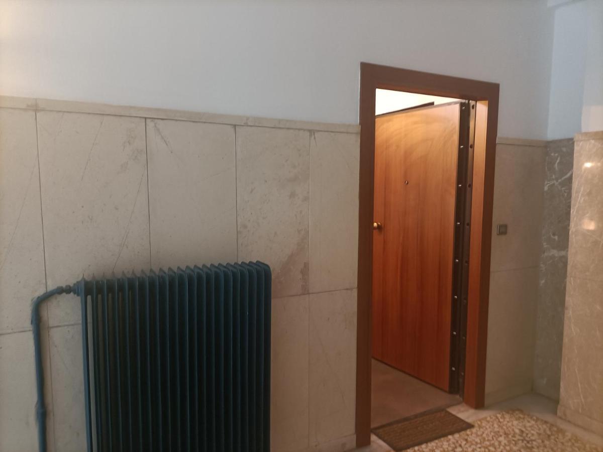 Elegant Apartment Atene Esterno foto